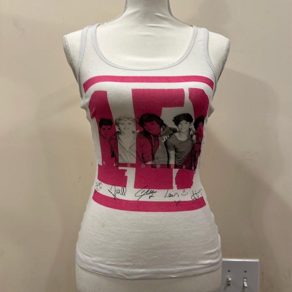 1D graphic tank t-shirt, white with pink & black design, size XS